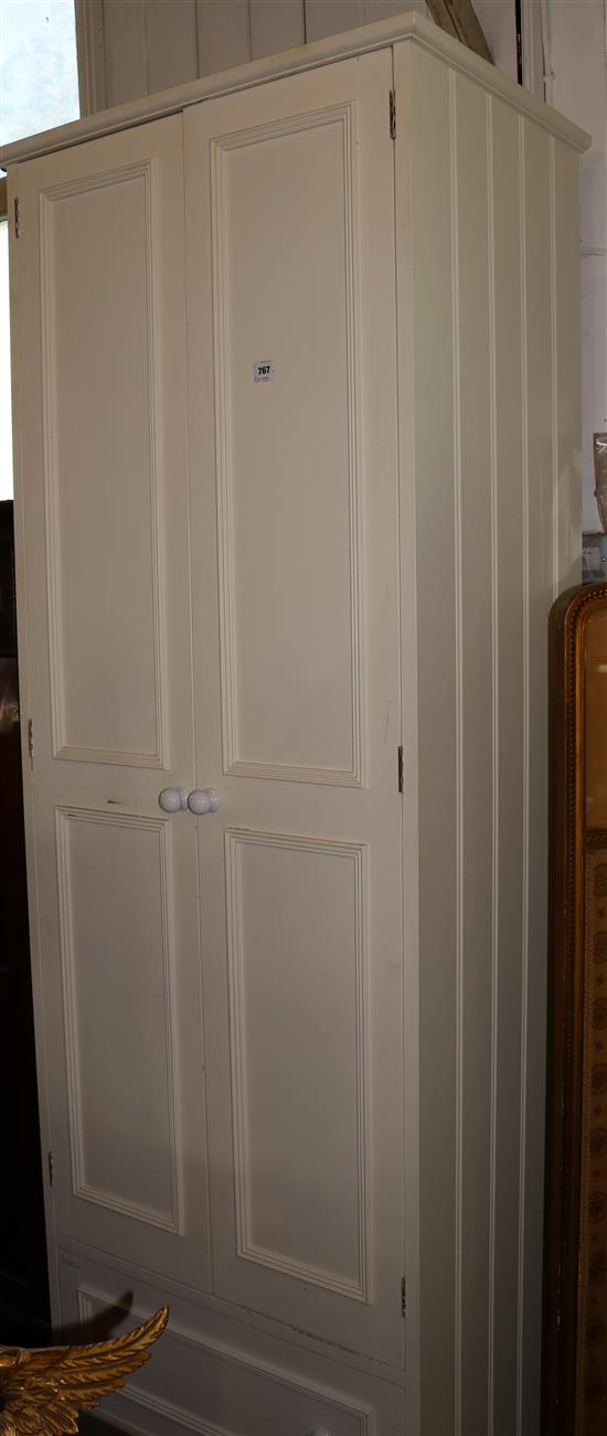 White painted wardrobe(-)